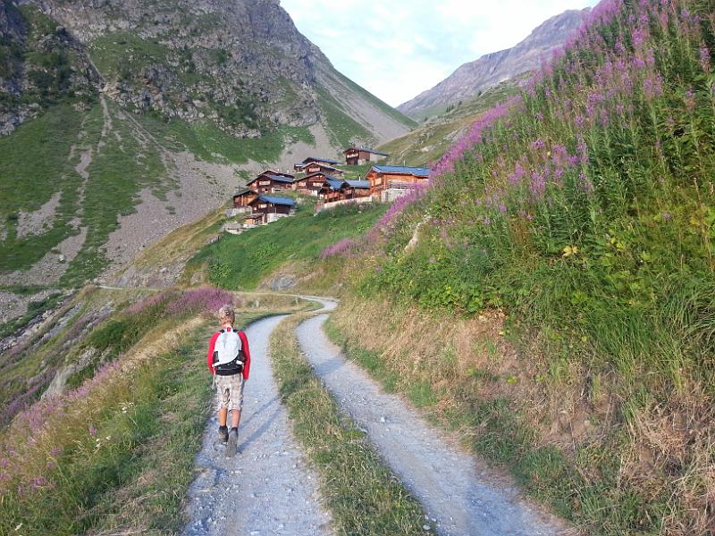 20130824_075134.jpg - 24.8. Abmarsch auf  Kummealp gegen Restipass und Leukerbad